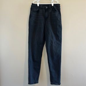 American Eagle Mom Jeans Size 4